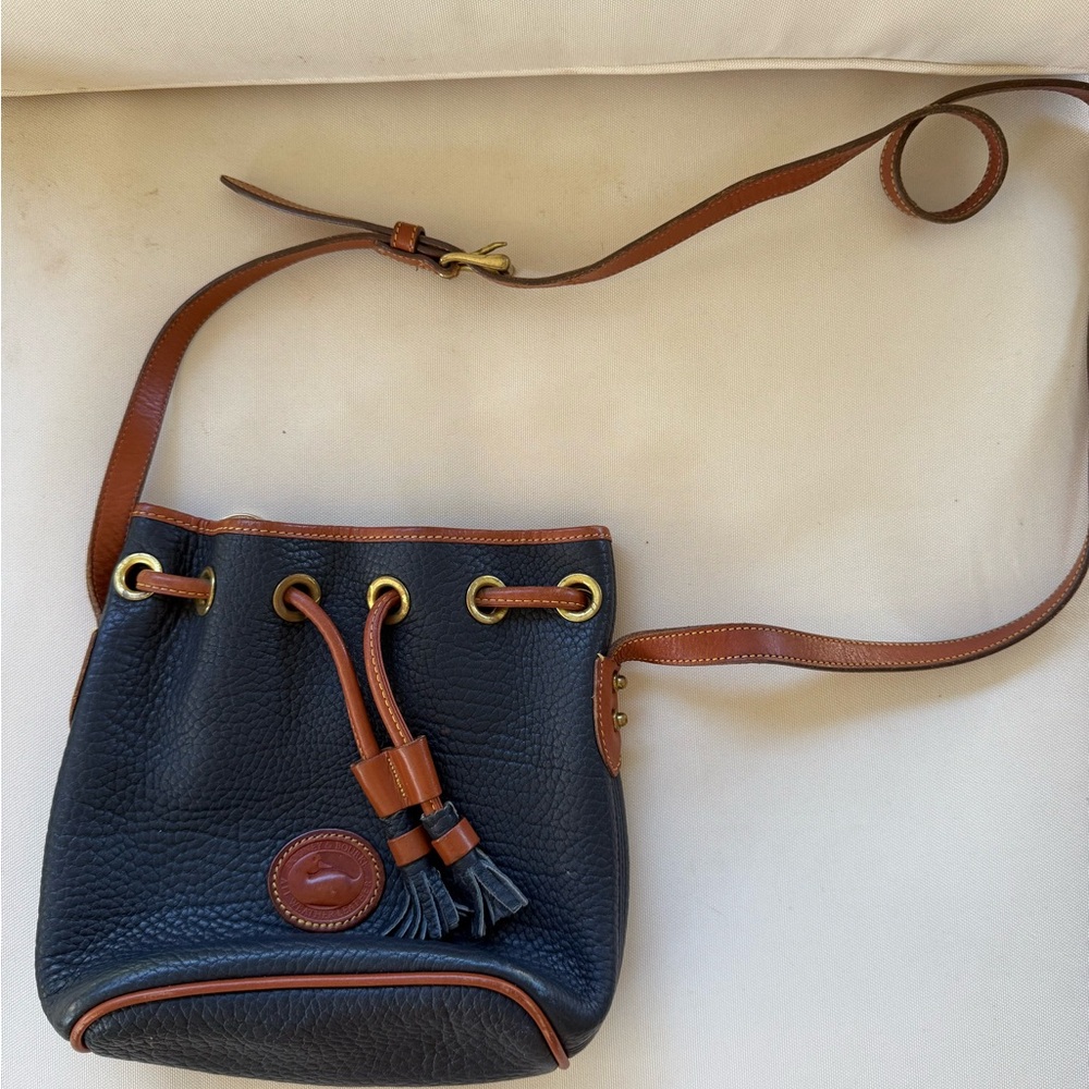 Vintage Dooney & Bourke navy Leather Bucket Bag
